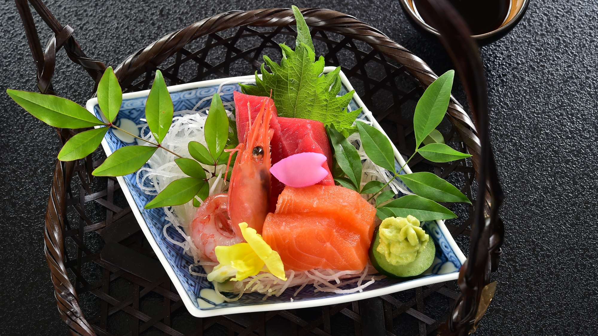 ご夕食「華やぎ」／お造り：季節の鮮魚三点盛り ※イメージ