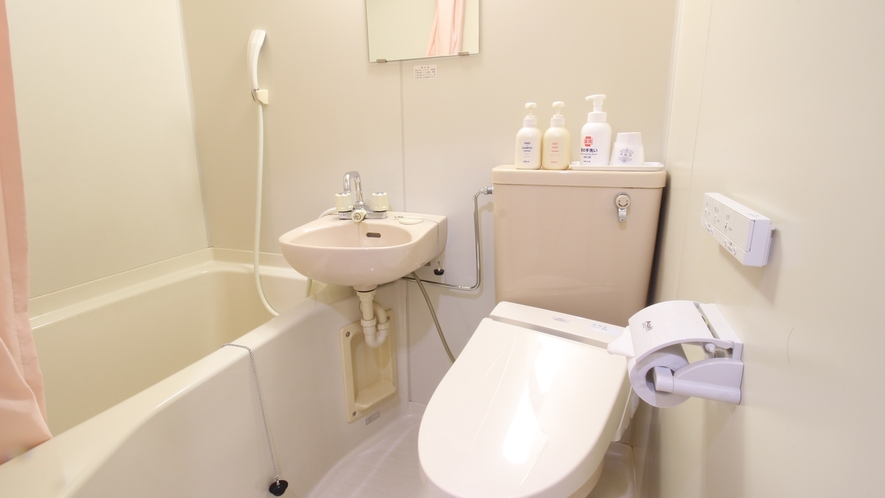*本館客室／本館は全室ユニットバス付の洋室タイプ。トイレは洗浄機能付です