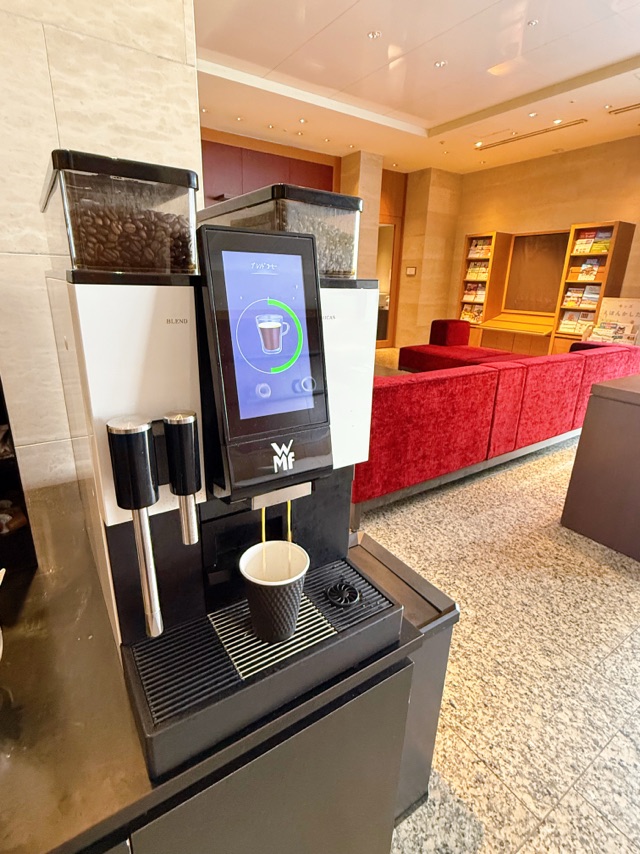 宿泊者ラウンジ　コーヒーマシン