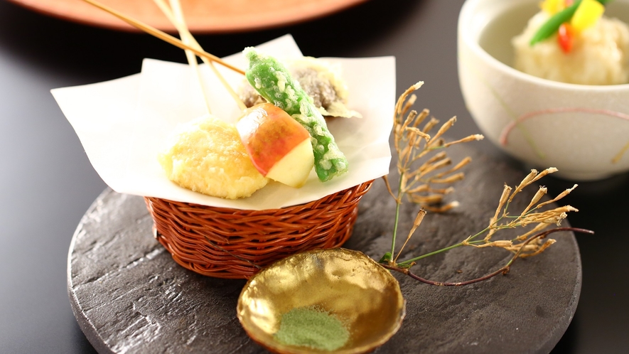 ご夕食一例　季節の天ぷら