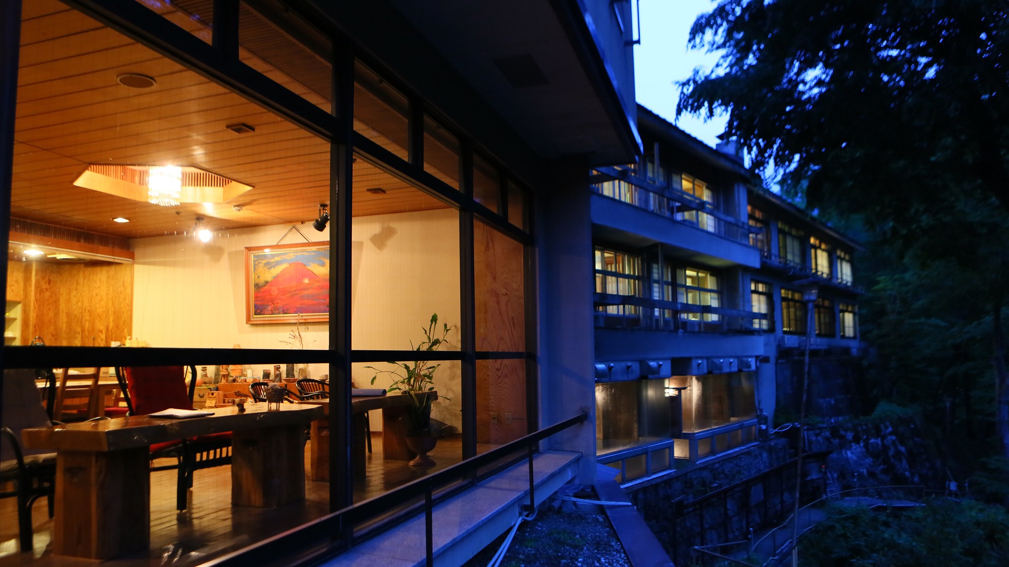 静寂が訪れる夕暮れ時