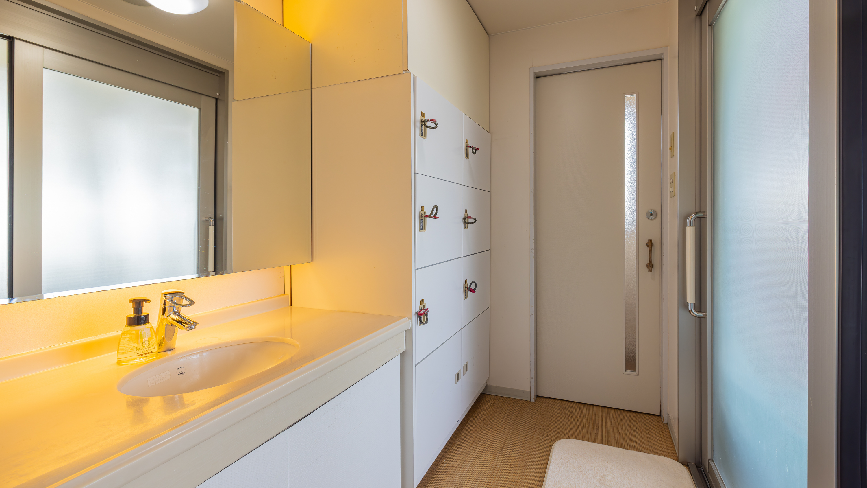 脱衣所・展望風呂｜9階