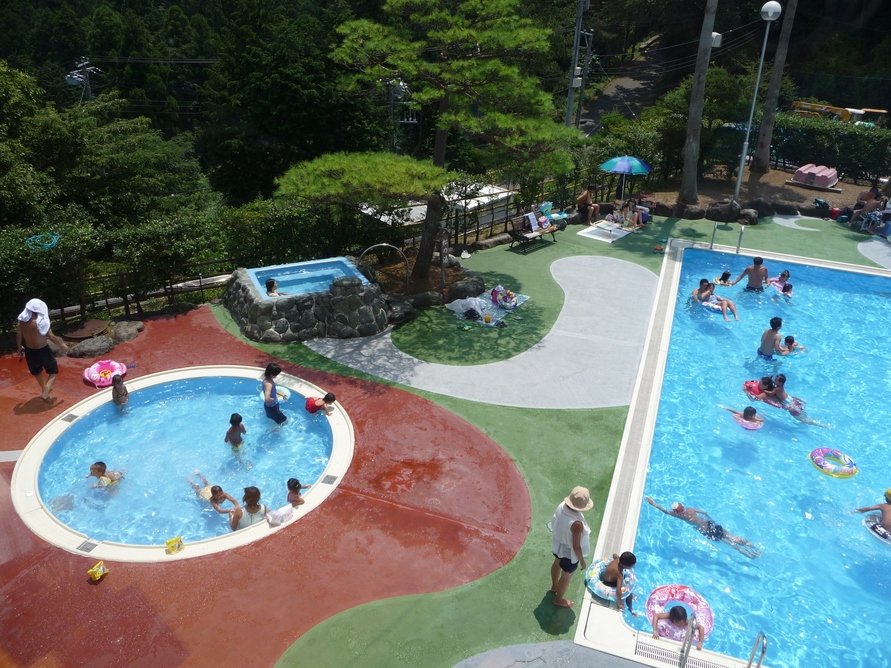【夏季限定★避暑＆サ活】プール・温泉・サウナ券付き！海抜約340mの高台で涼やか素泊まりステイ♪