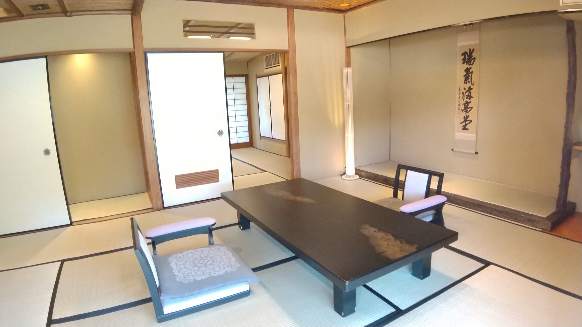 数寄屋造り離れ客室「古奈」本間・次の間