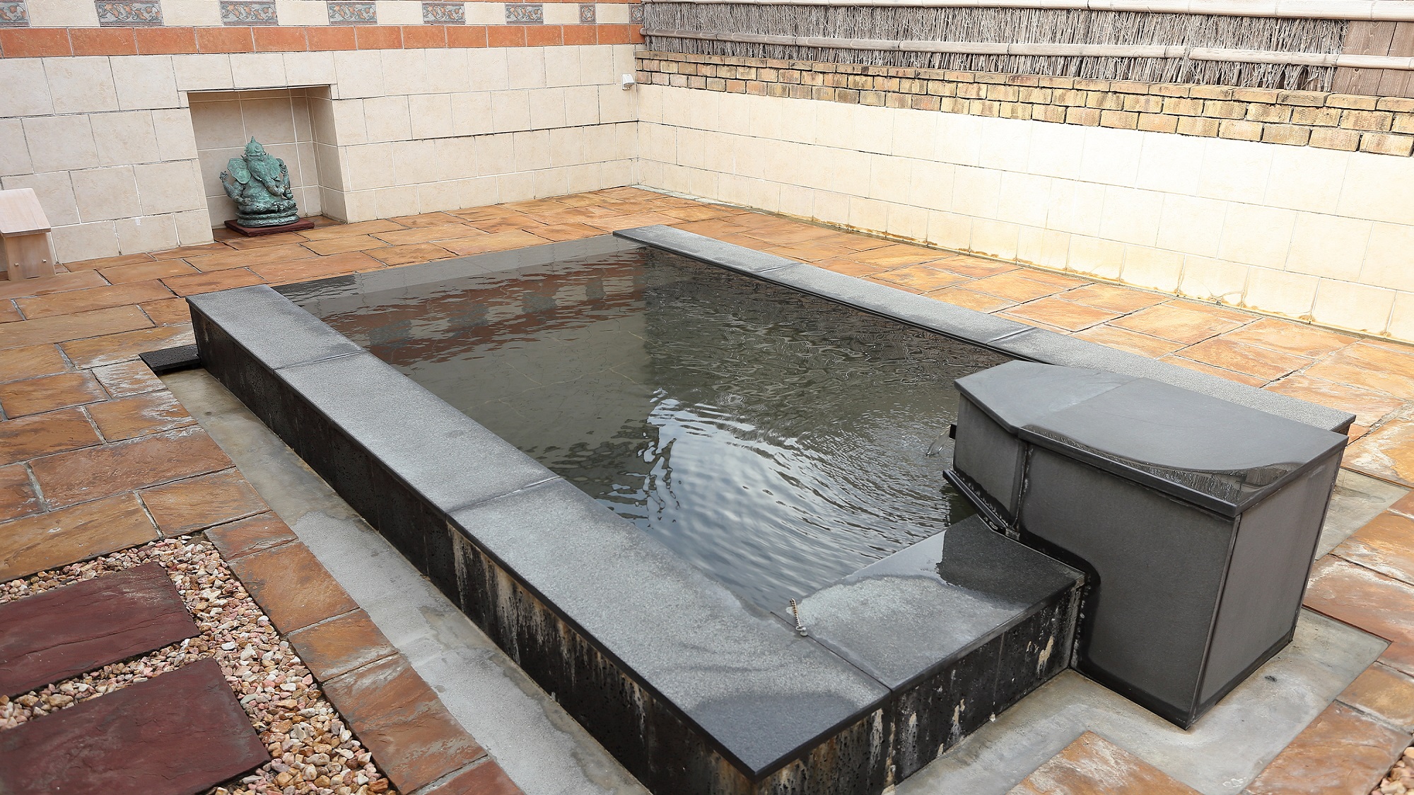 露天風呂付き客室Sタイプ「黄金崎」露天風呂