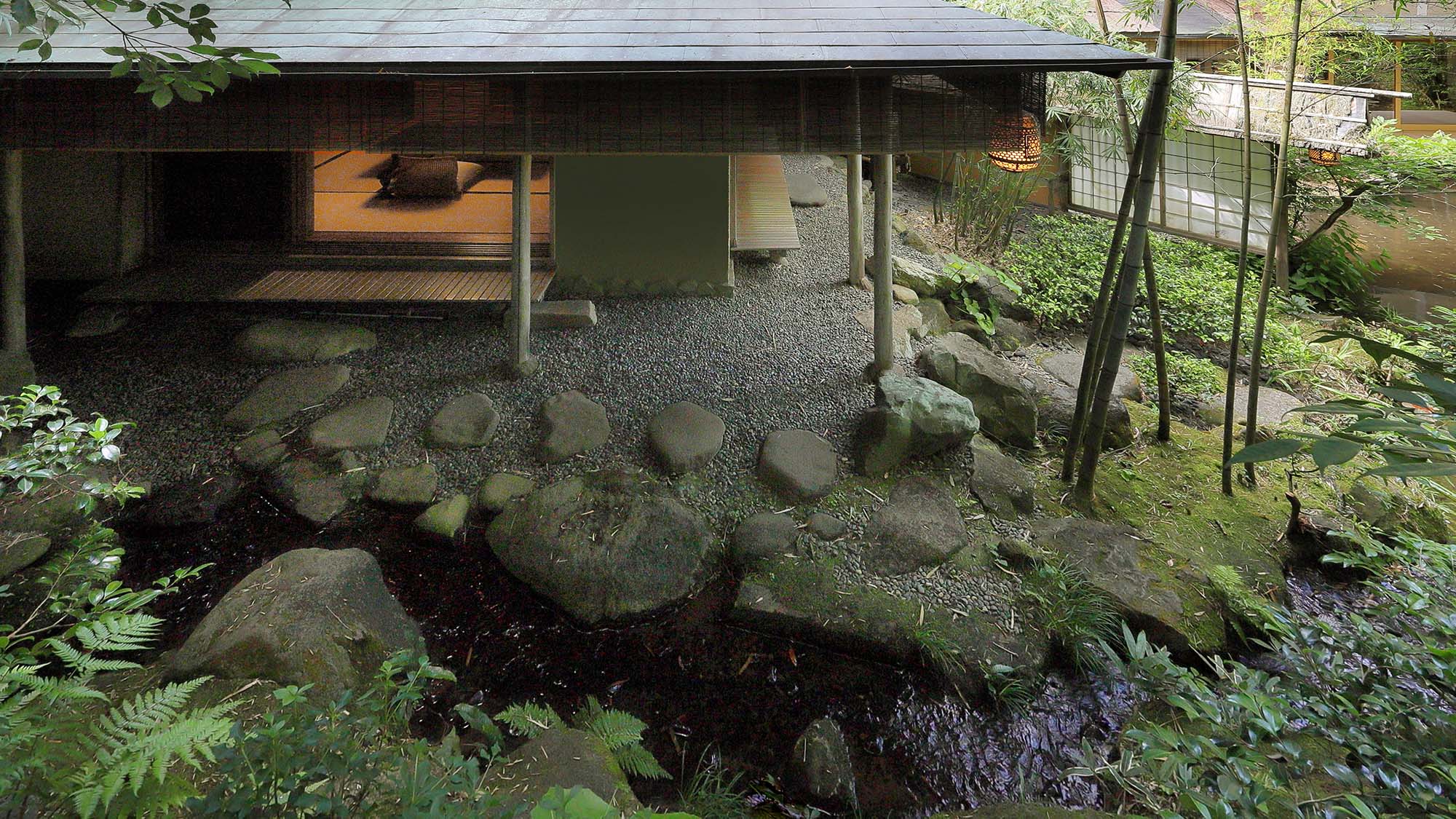 【遊魚亭】半露天風呂付和室(66平米)