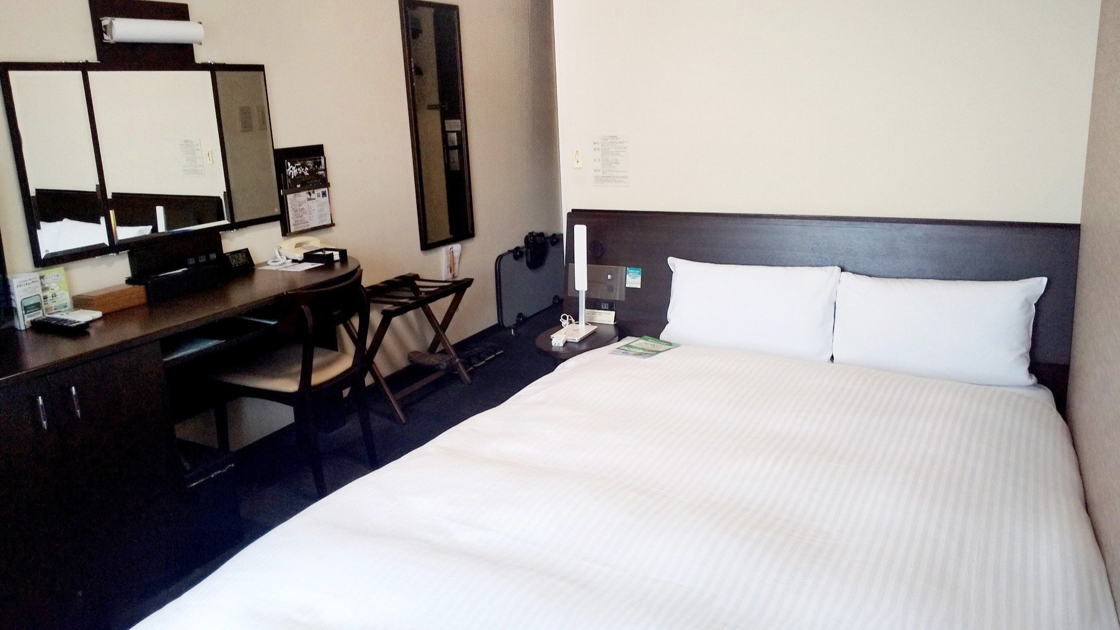 コンフォートセミダブルルーム