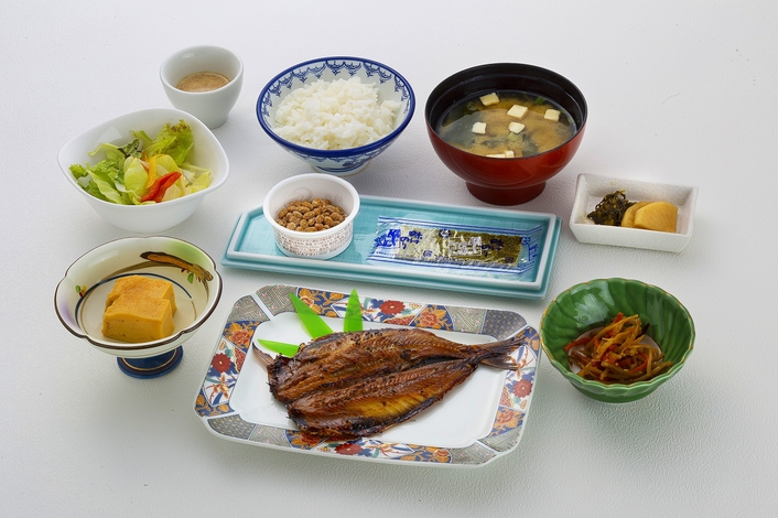 【朝食付】和食か洋食より選べるメニュー　〜パン御飯みそ汁ドリンクはおかわり自由〜朝食は6時から