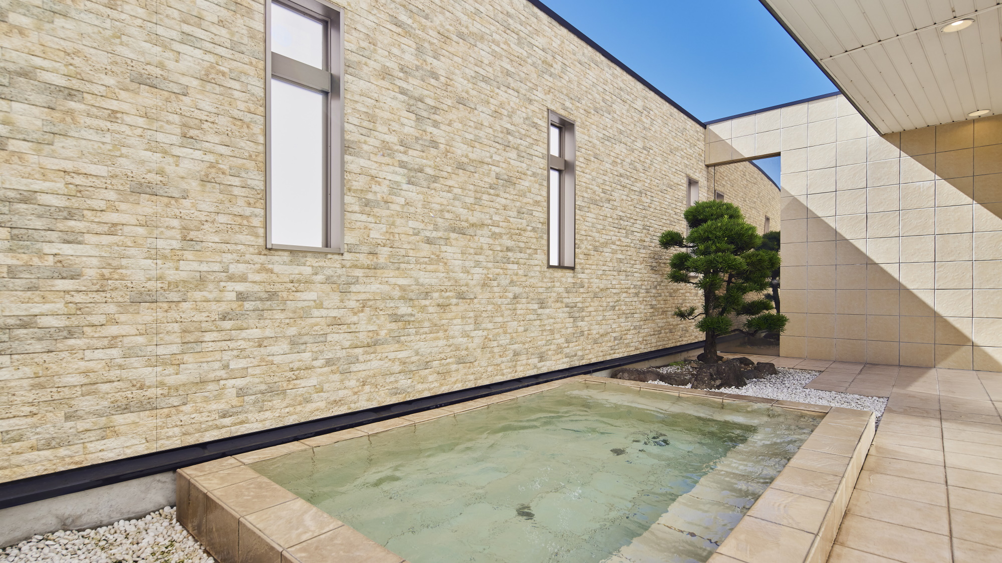 【まつらの湯】露天風呂(女性)