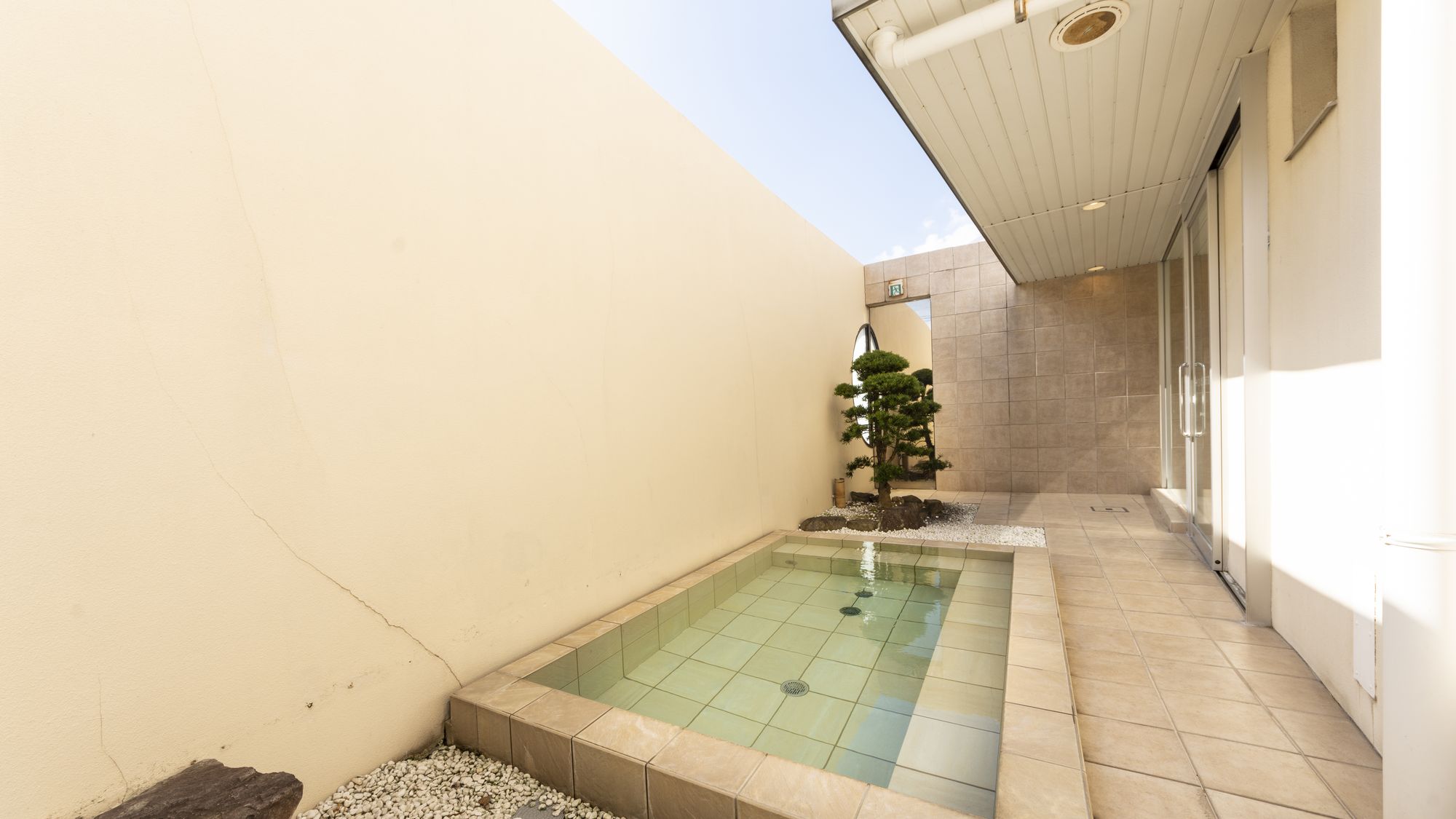 【まつらの湯】露天風呂(男性)