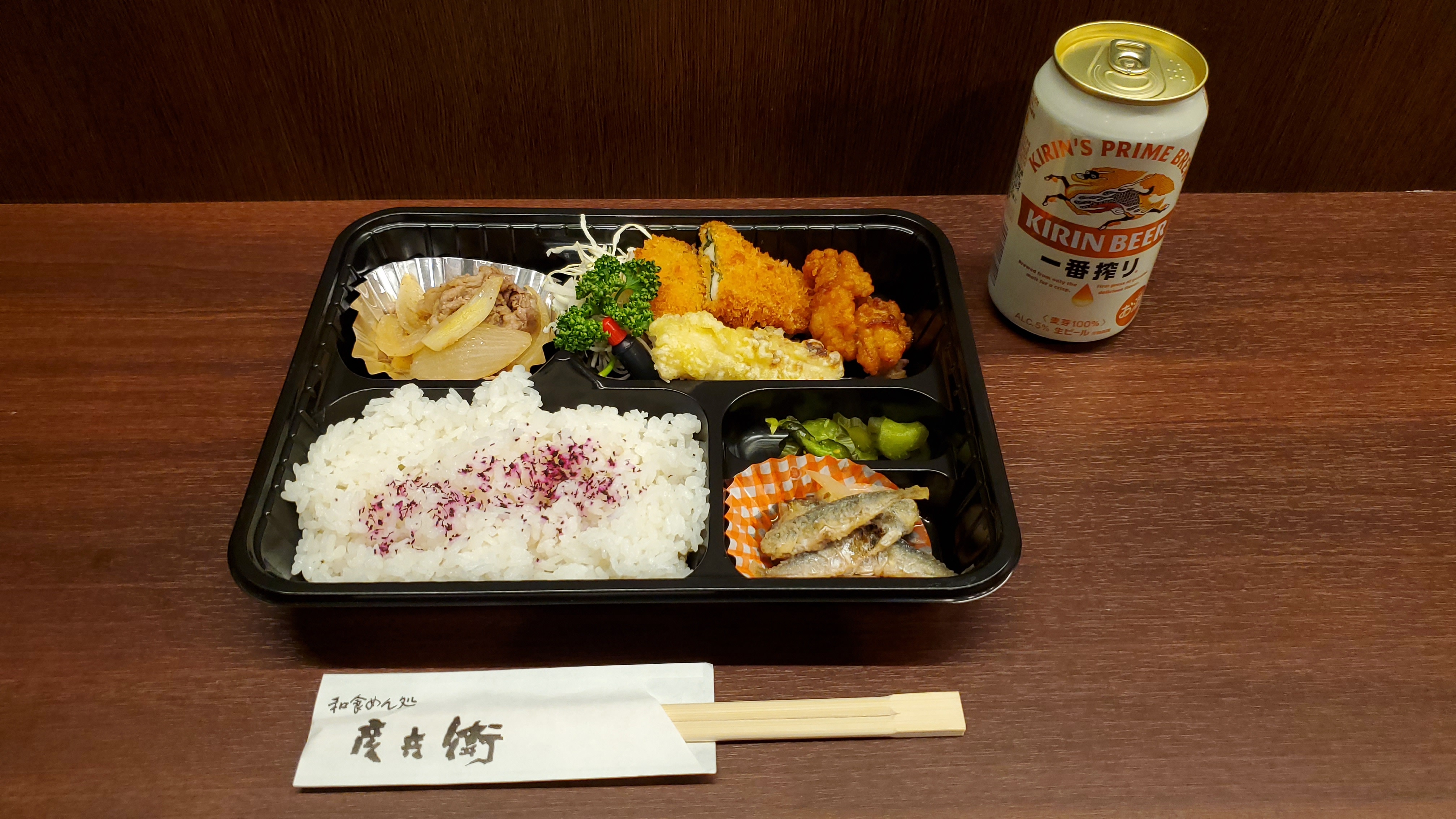 夕食付きプランのお弁当(一例)