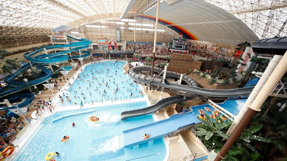 スパリゾートハワイアンズ　プール全景