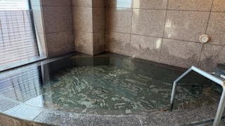 女性浴場　足を伸ばしてご入浴くださいませ