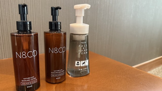 男性浴場にはローション、乳液、フェイスソープがございます