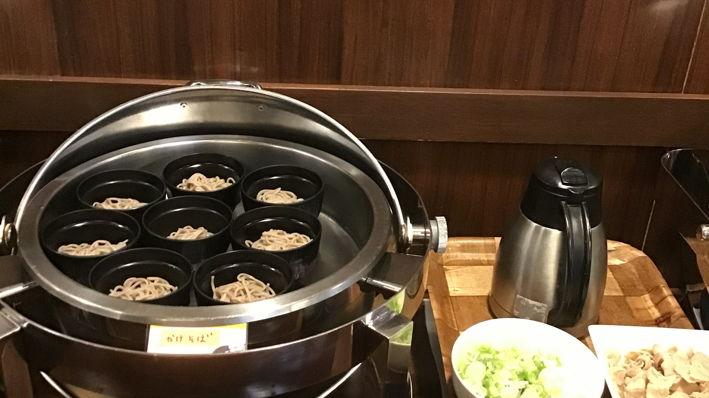 夏メニュー　　肉そば