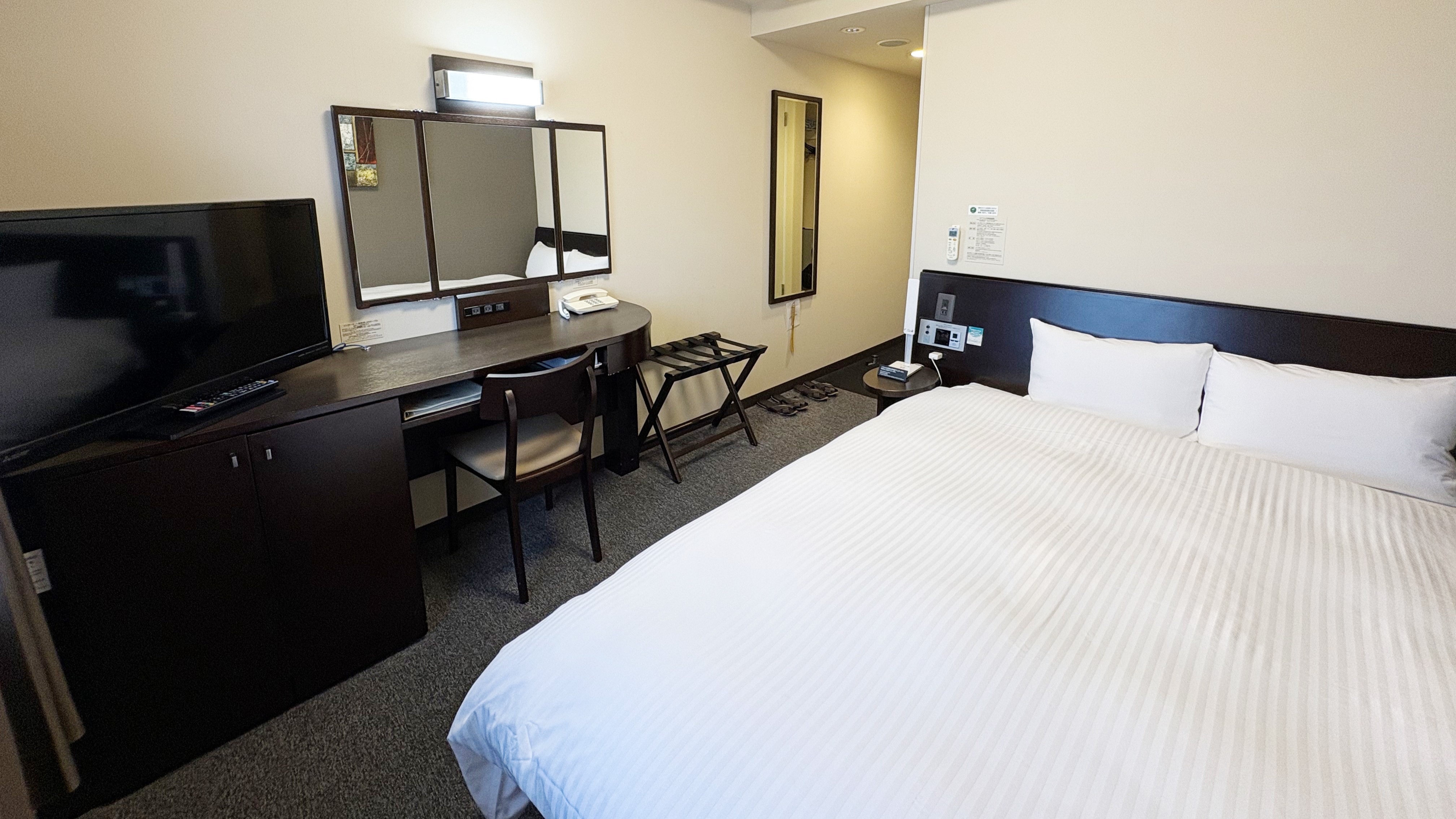 コンフォートセミダブルルーム1