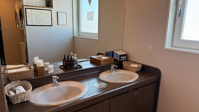 男性浴場　脱衣所洗面台