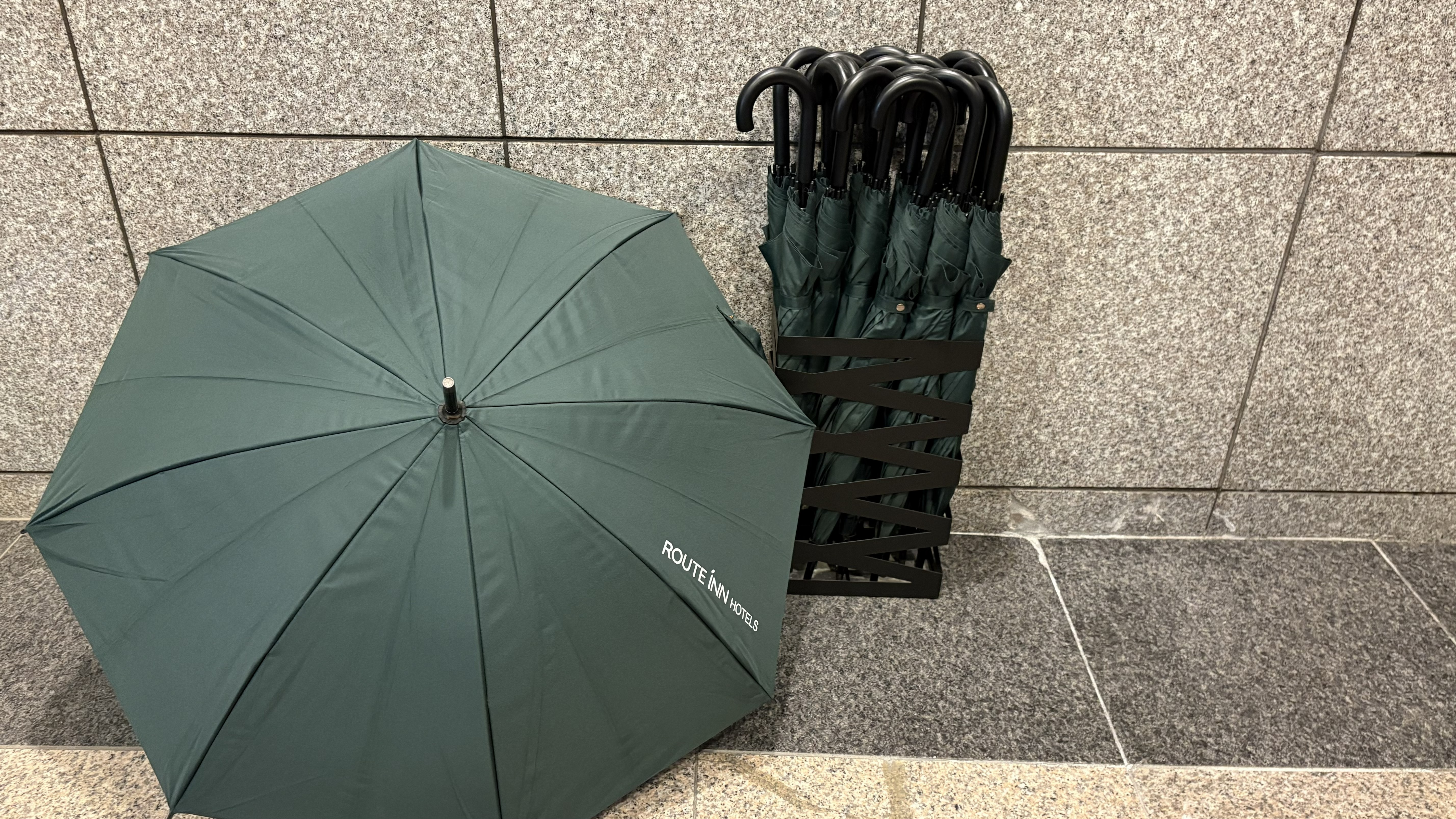 雨の日は傘をご利用ください