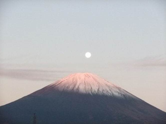 月と朝富士