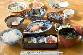 【4月末まで限定・得旅】旬の食と肌に優しい温泉で寛ぎのひとときを。今だけスタンダードプランがお得