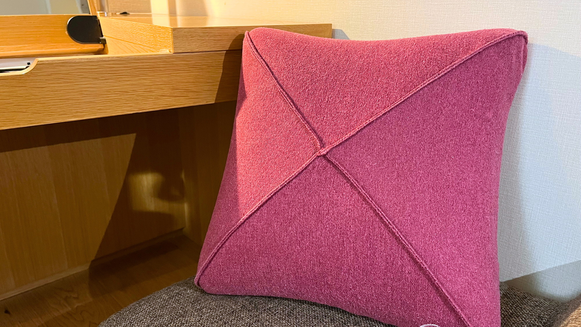 レディースルームマッサージクッション