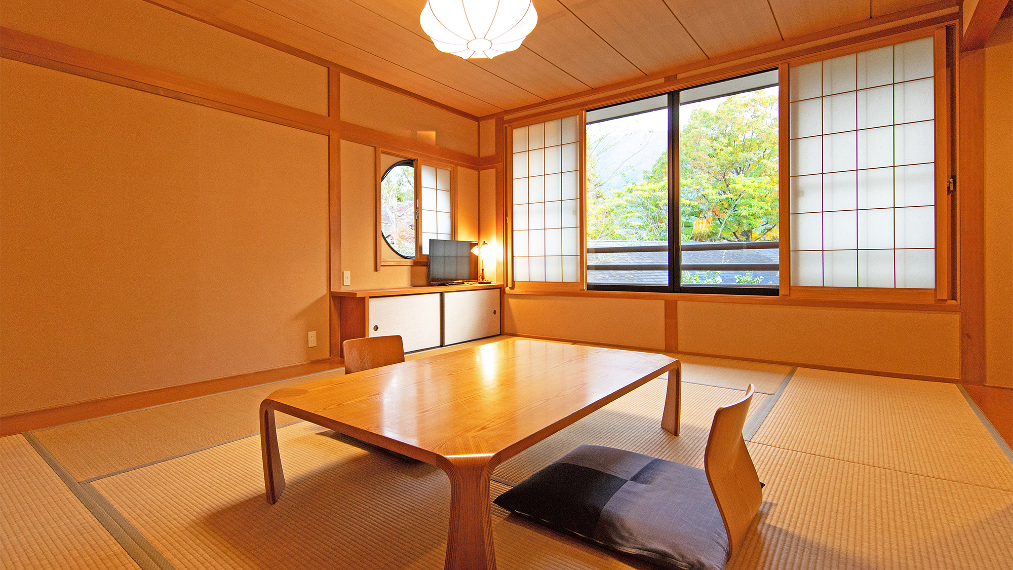 本館和室10畳（トイレ付バスなし）※階段あり