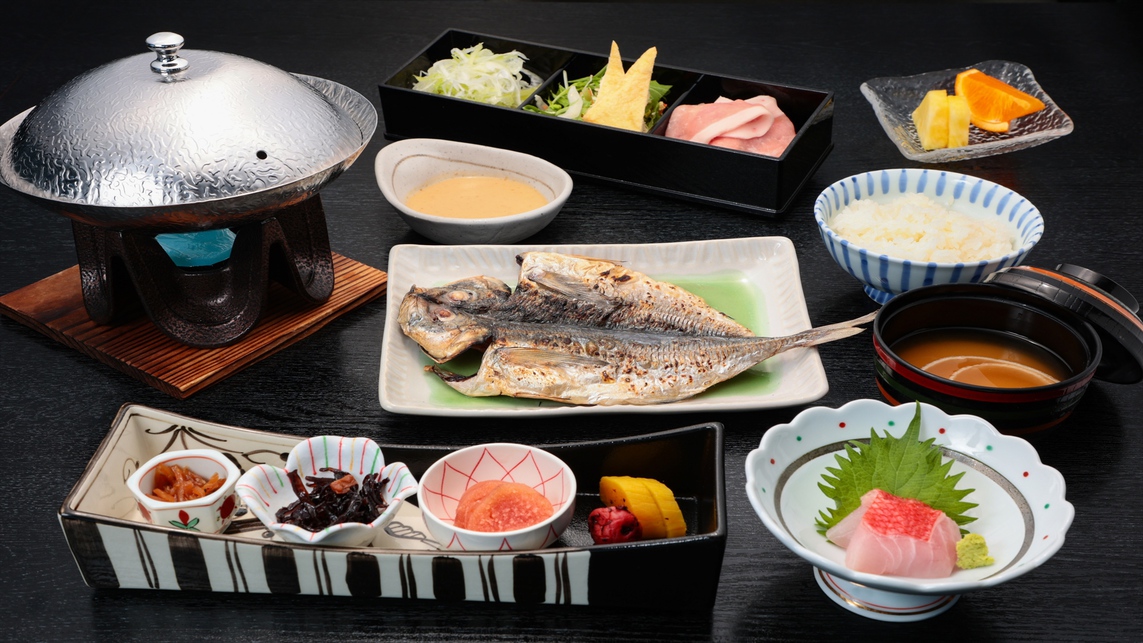 【1泊朝食付】遅いご到着に便利　バータイム飲み放題＆お夜食付きプラン