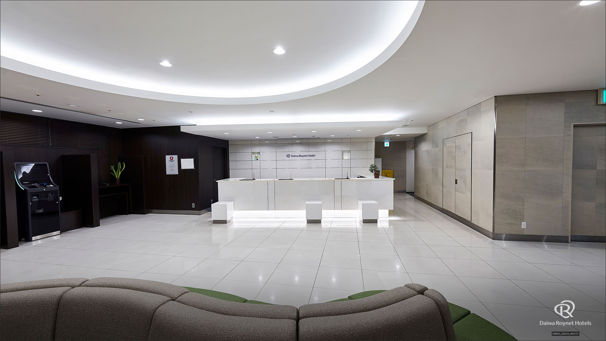 【ロビー】2階に広がるロビー空間