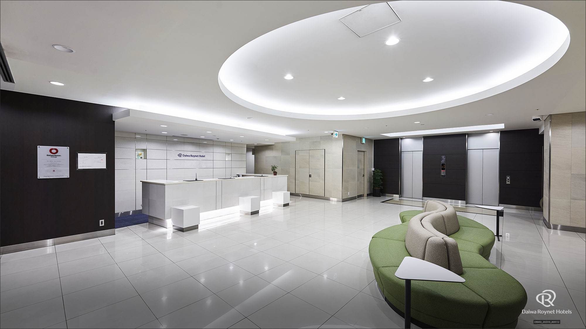 【ロビー】2階でスムーズチェックイン