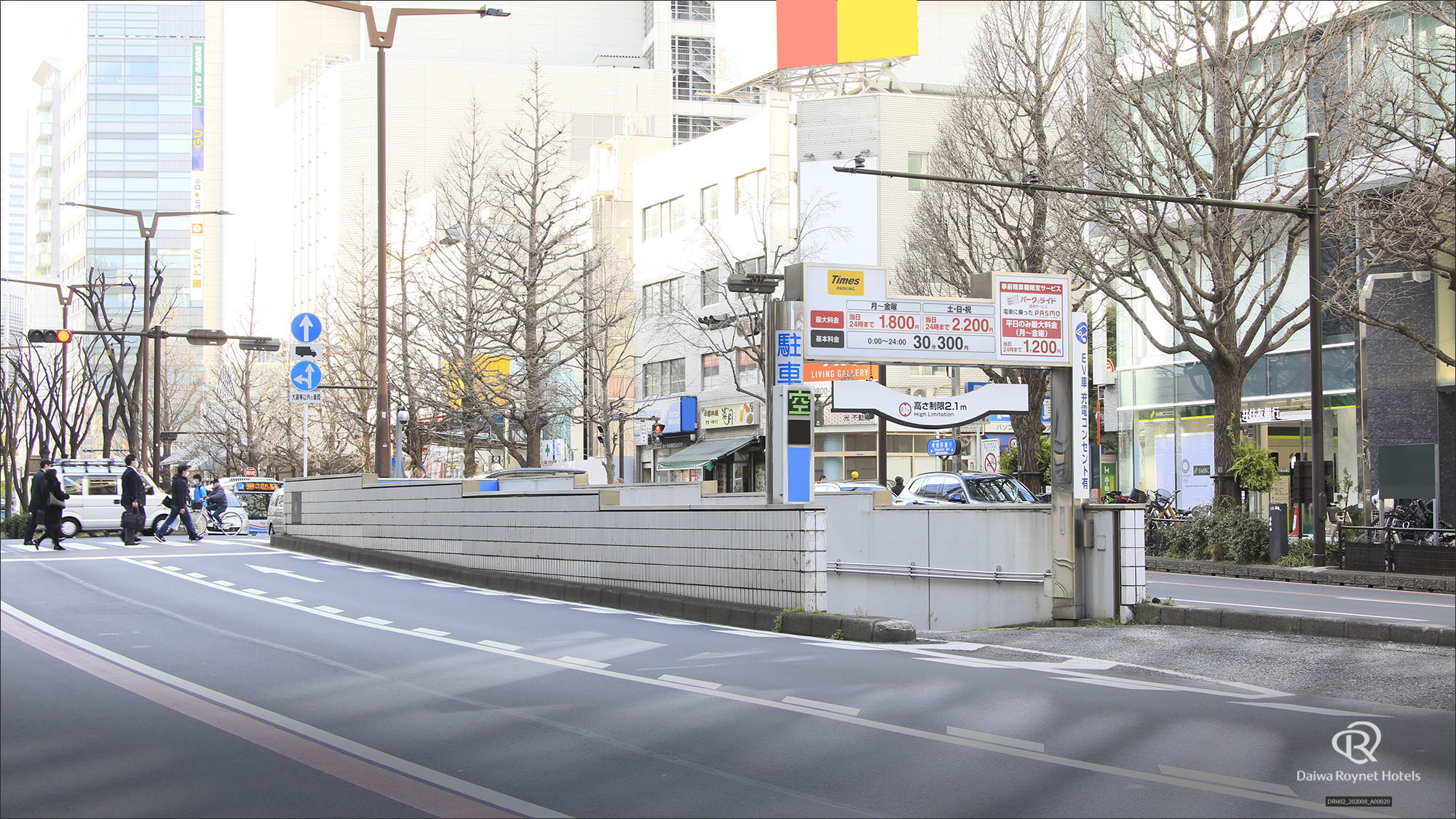 【近隣提携駐車場】アゼリア地下駐車場（川崎駅東口公共地下駐車場）もご利用いただけます。