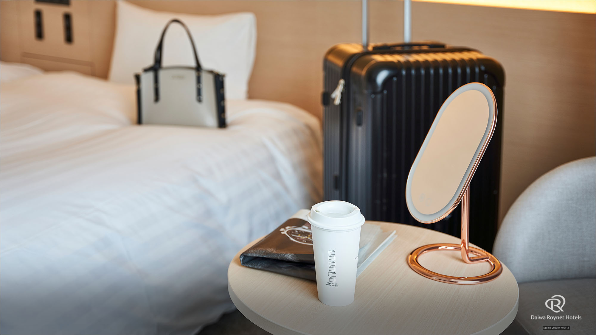 【ハリウッドツインルーム】26㎡ / 122cm幅のベッドを2台設置