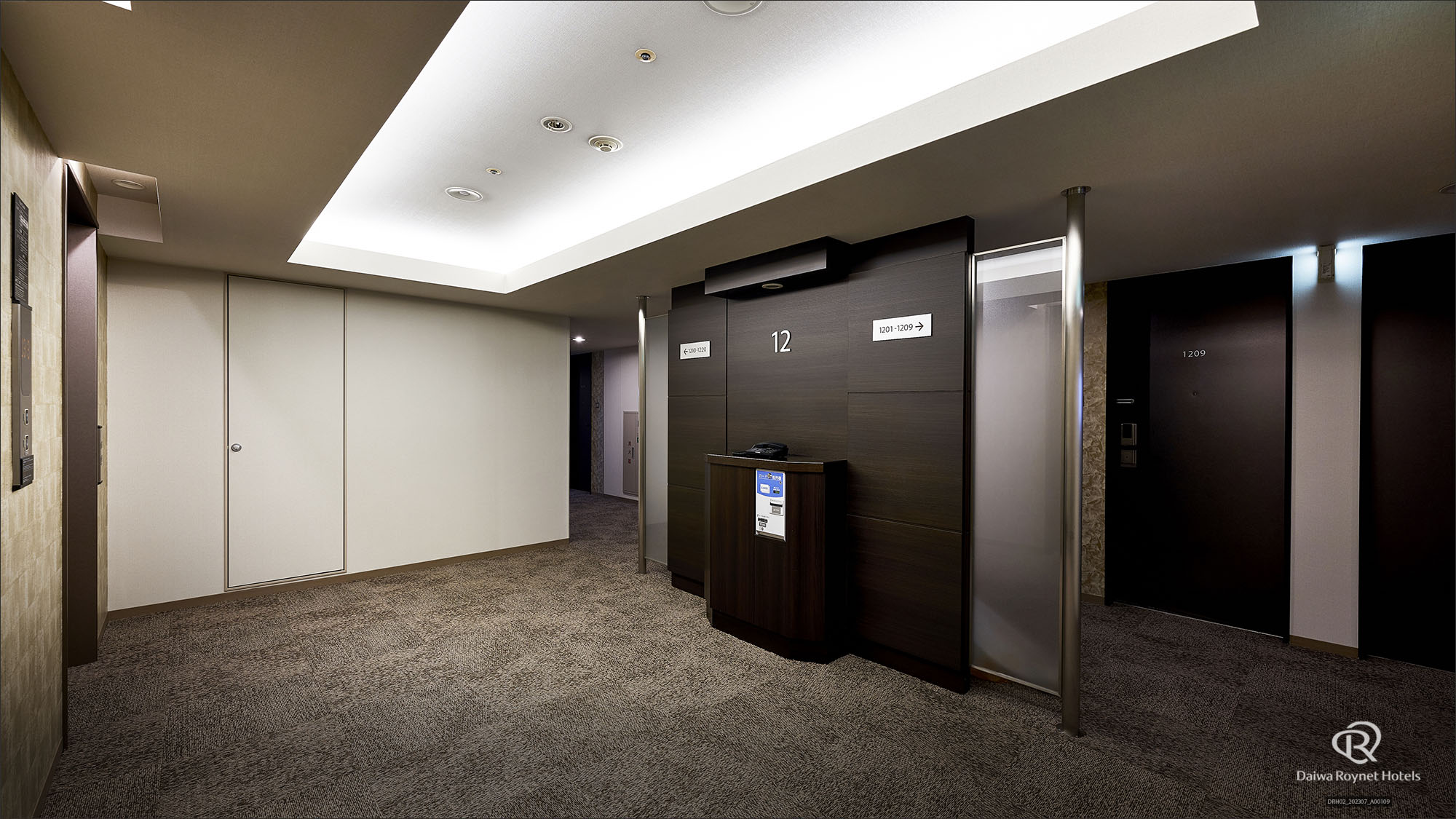 【エレベーターホール】