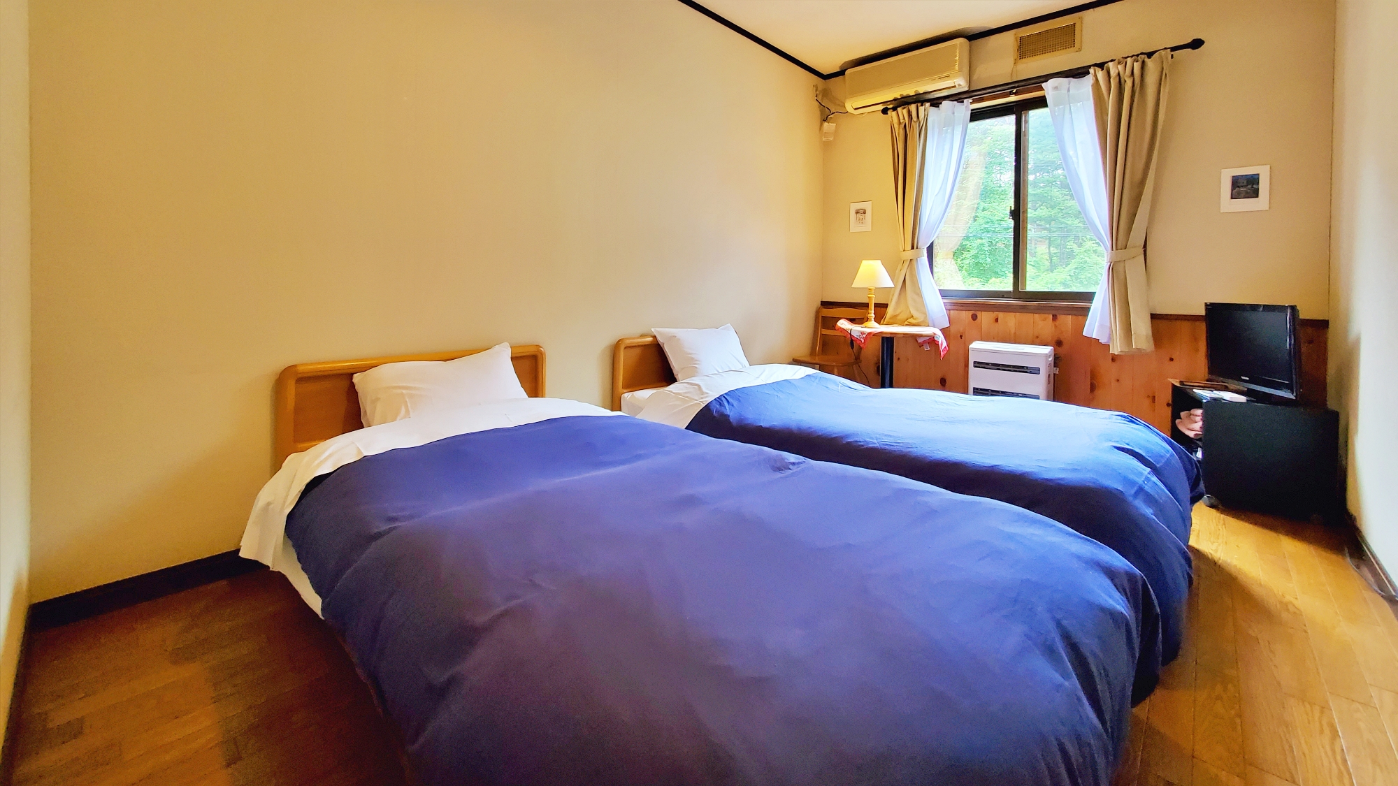 客室-洋室ツインルーム