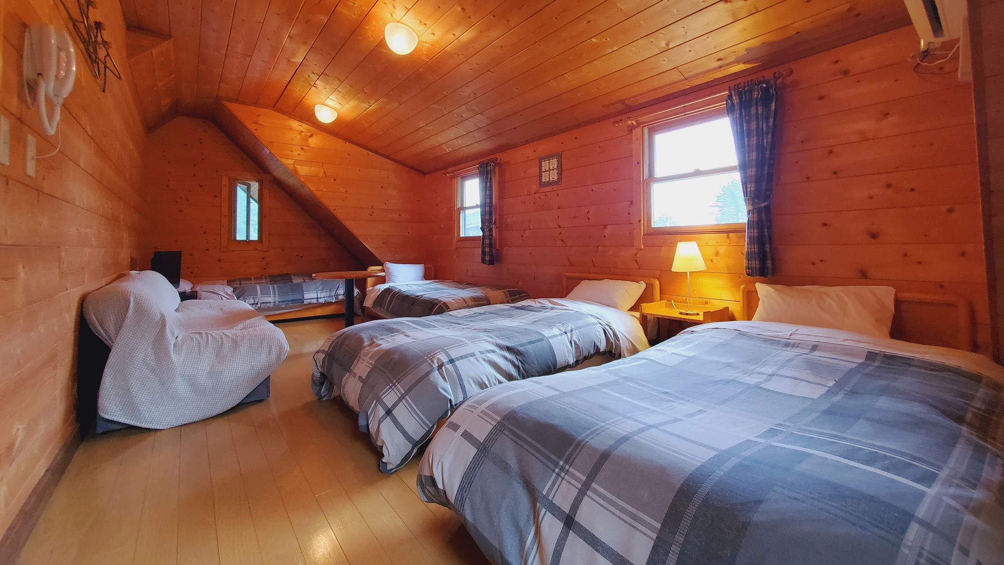 離れのログハウス