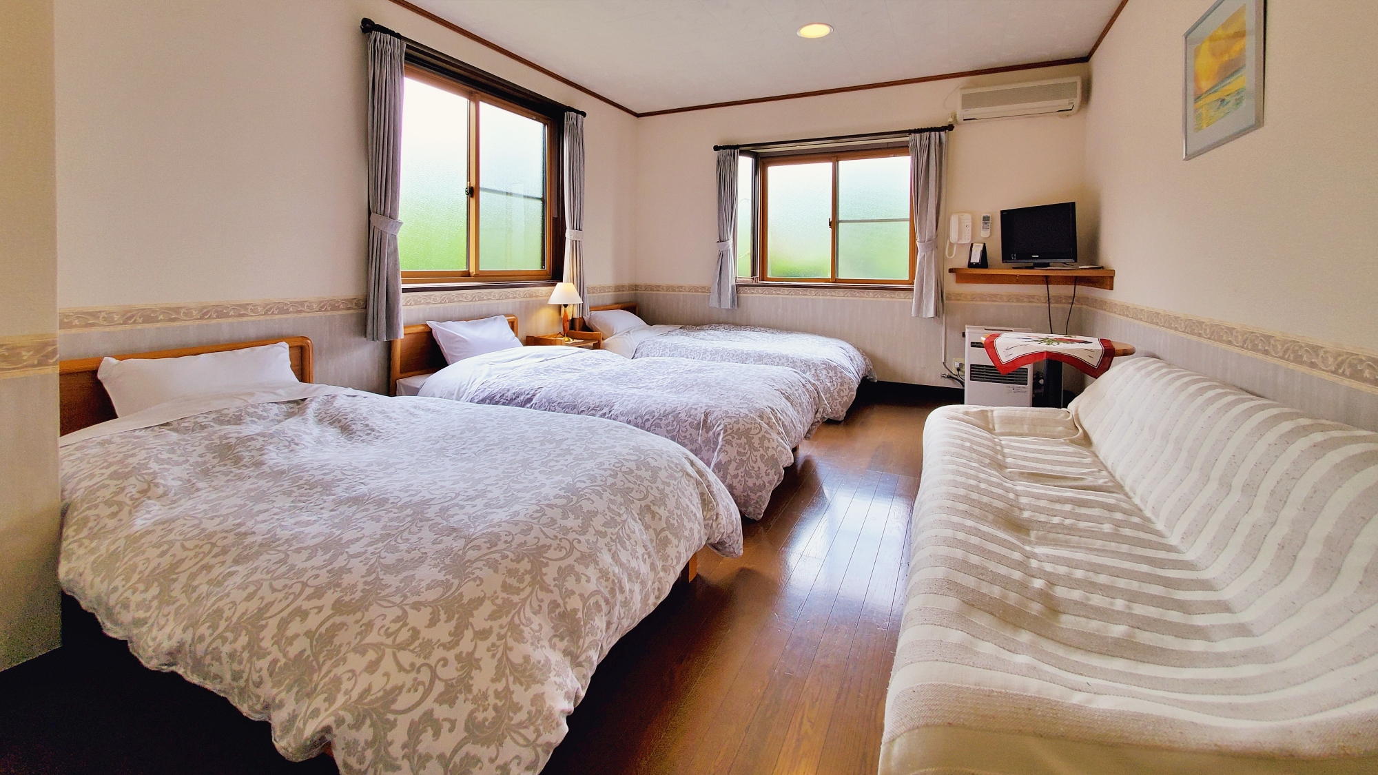 客室-洋室トリプルルーム