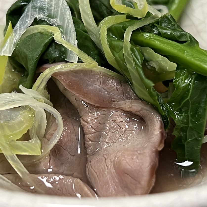 築300年の古民家でジビエ（鹿肉のしゃぶしゃぶ）と山菜料理を味わう