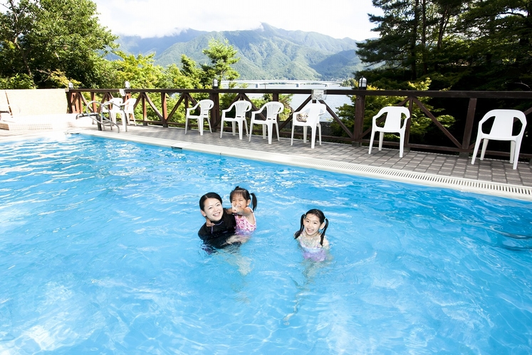 夏季限定屋外プール