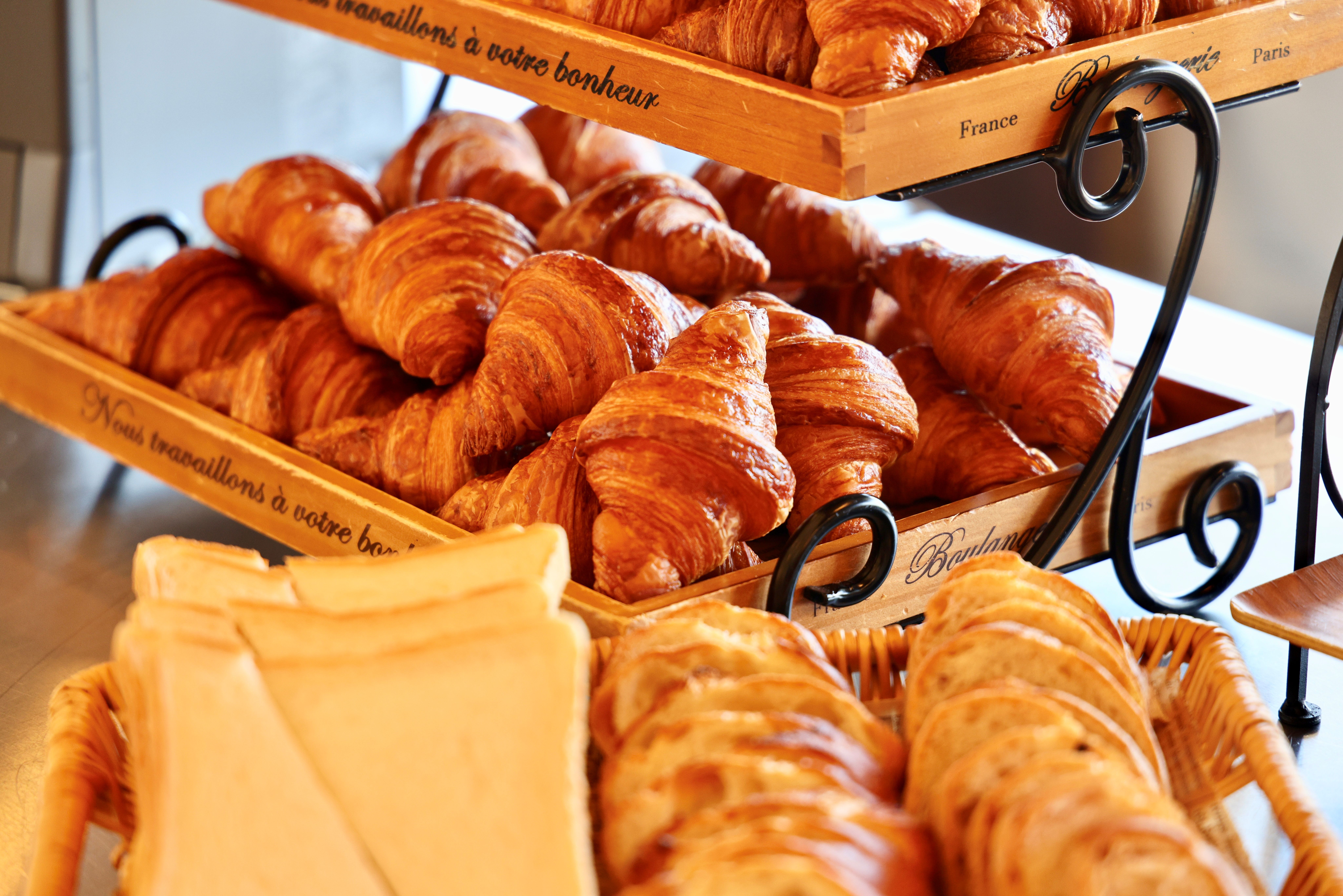 朝食ビュッフェ 自家製ベーカリー