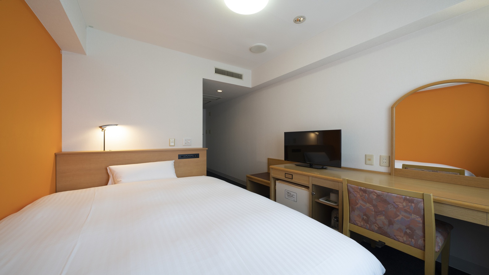 ダブルスタンダード（15㎡）140cm幅ダブルベッド1台