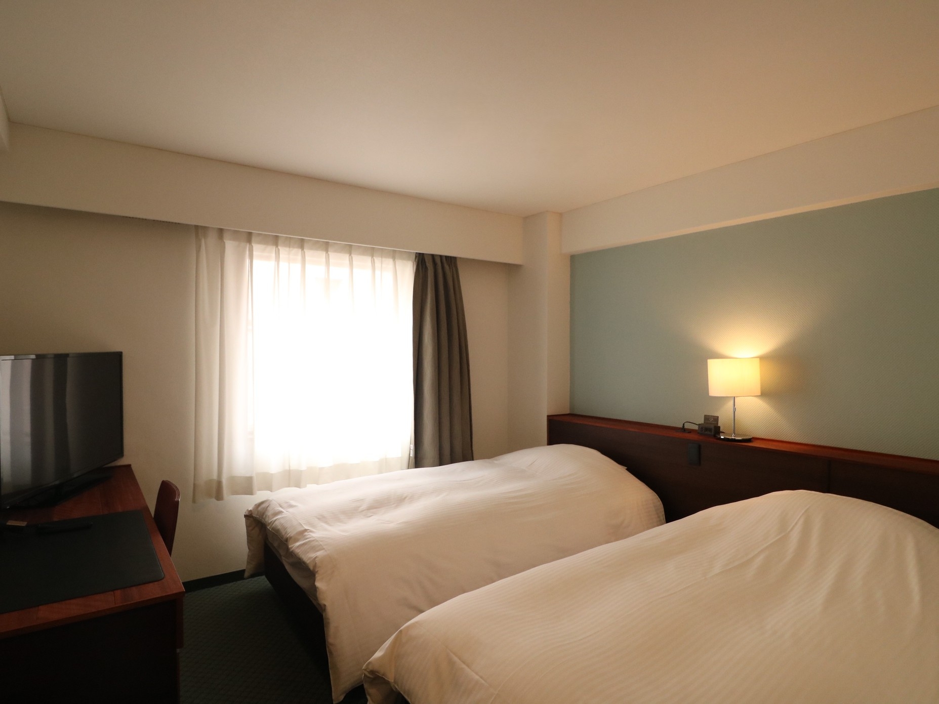 ◇禁煙◇　スタンダードツイン｜無料ＷＩ−ＦＩ｜無料有線ＬＡＮ