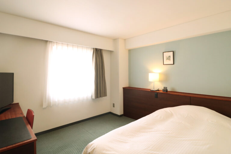 デラックスシングル【18㎡・ベッド幅120㎝】