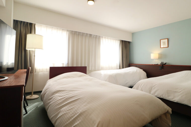 トリプル【28㎡・ベッド幅120㎝】