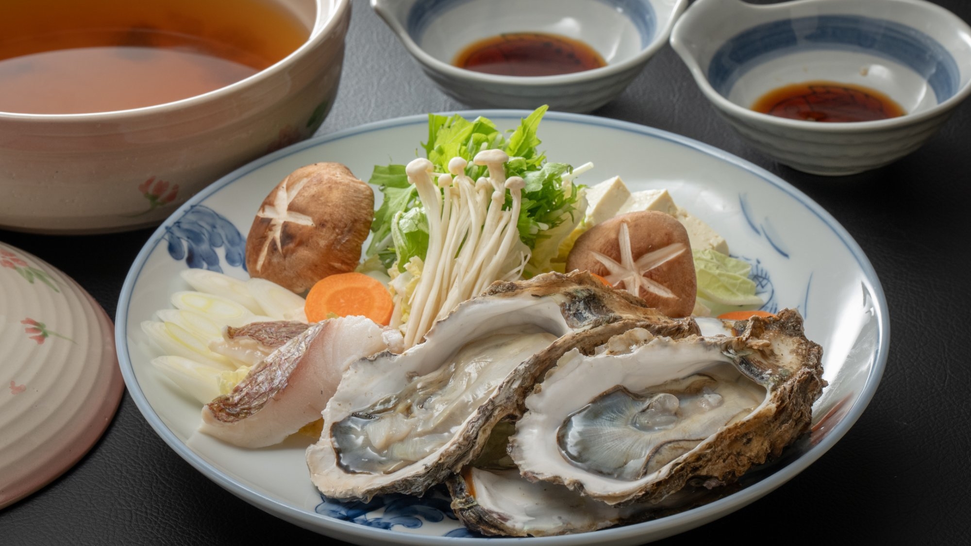 【冬のごちそう・2食付】ぷりぷり牡蠣を味わう牡蠣鍋｜基本会席を冬仕様に