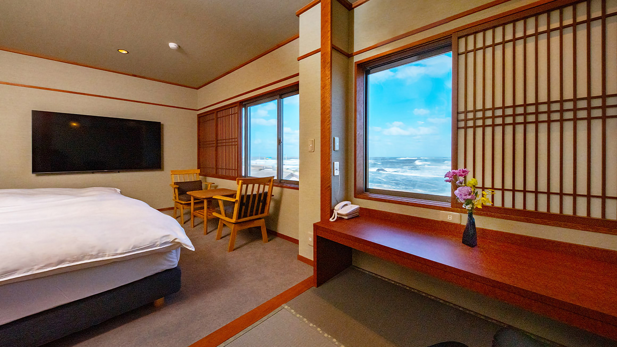 ＜全室オーシャンビュー＞お部屋から雄大な太平洋を一望。春～初秋は日の出もご覧いただけます