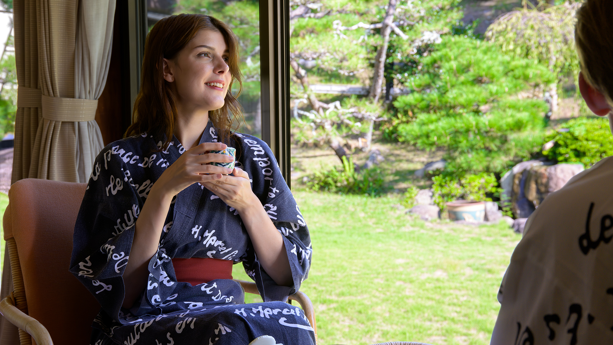 【庭園側和室：雅】手入れの行き届いた庭園を望む、開放感あふれる室数限定のお部屋。