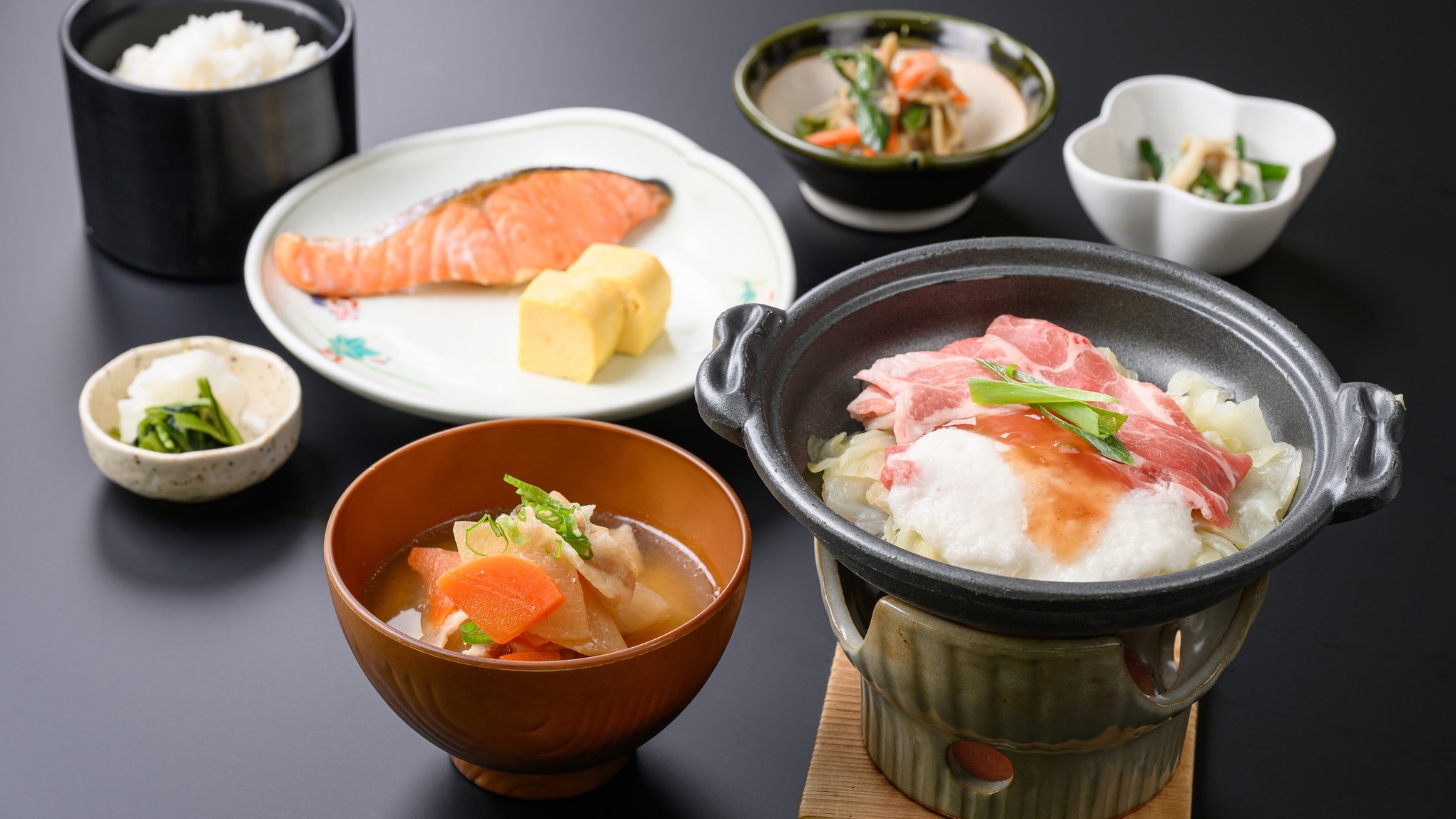 【楽天限定ポイント10％◆朝食付】日替わり陶板で楽しむ和膳朝食付◆近鉄四日市駅東出口より徒歩3分◆