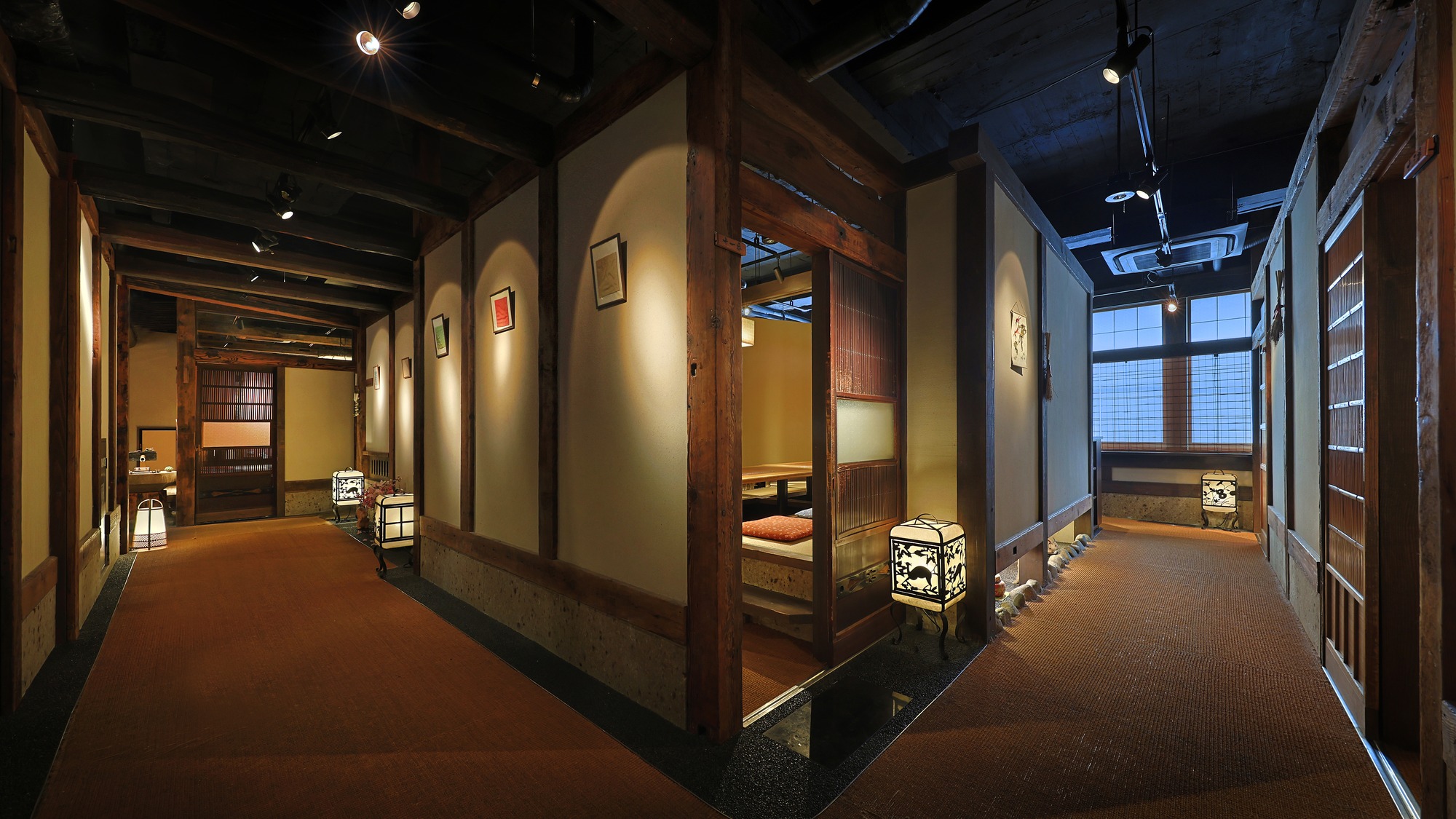 「お食事処 かまど」奥通路