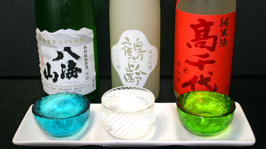 【新潟といえば蟹と日本酒（夕朝食付）】スタンダードプランに佐渡の紅ズワイ蟹と日本酒3種飲み比べ付