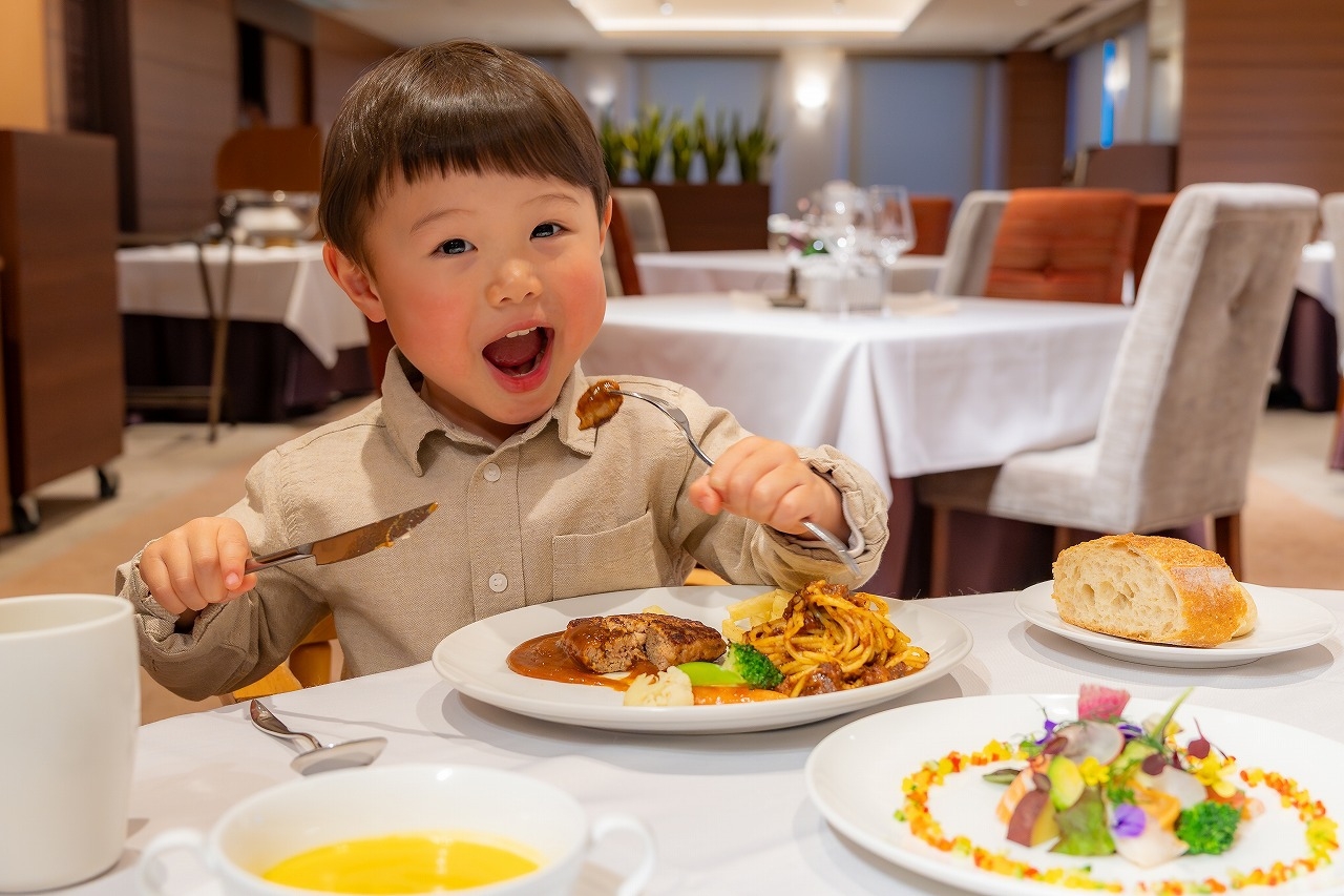 【フレンチディナーとバイキング朝食】≪厳選グルメコース『メリメランジュ』≫朝は和洋のバイキング◆