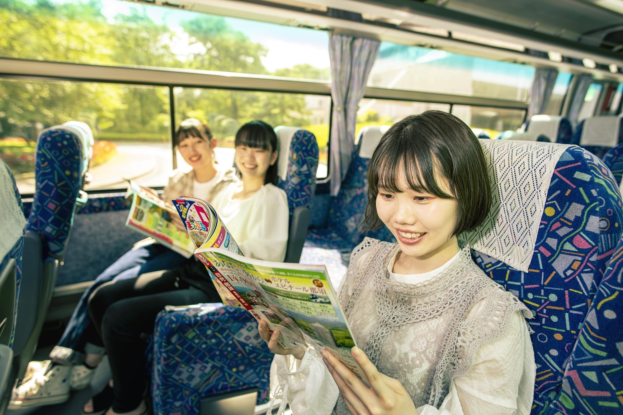 ★横浜・東京発★ホテル往復直行バスでグルメの旅♪夜は豪華和洋中バイキング★